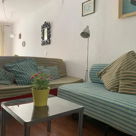 En Apartment *